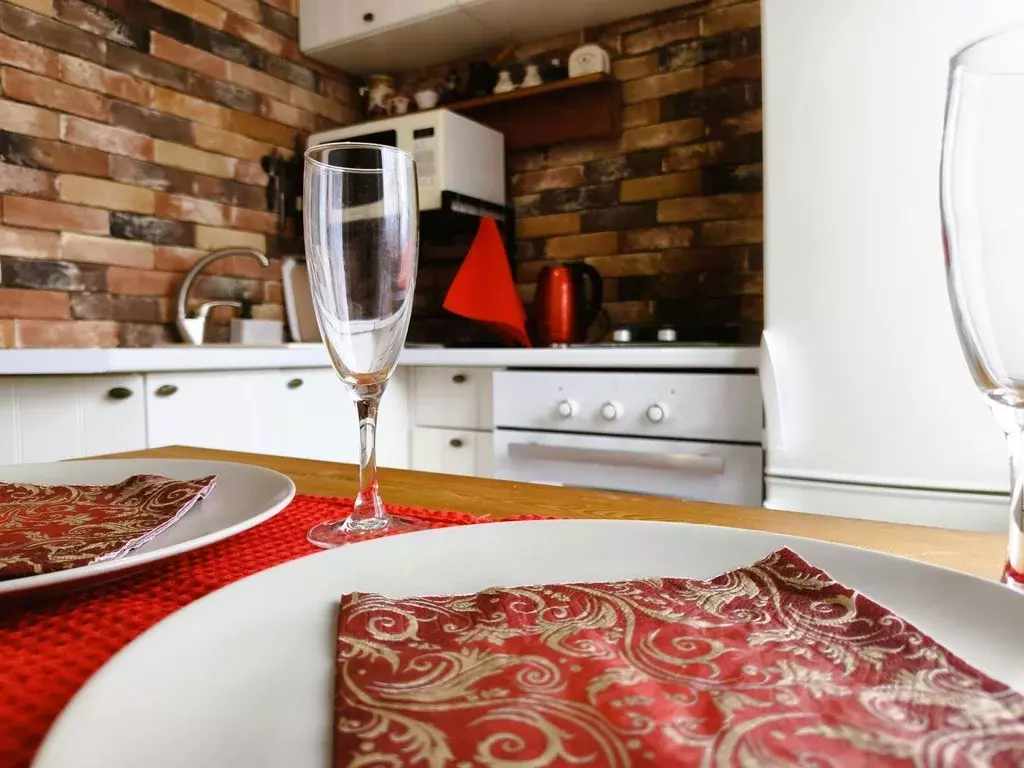 3-к кв. Астраханская область, Астрахань Бертюльская ул., 4 (50.6 м) - Фото 0