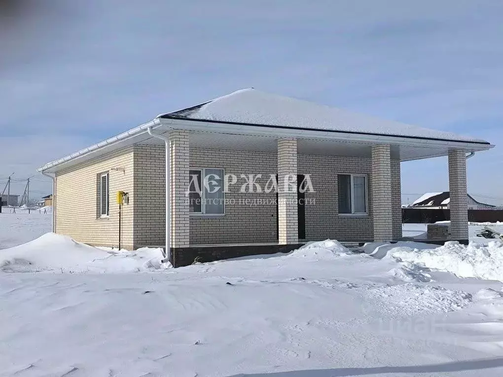 Коттедж в Белгородская область, Старооскольский городской округ, с. ... - Фото 1