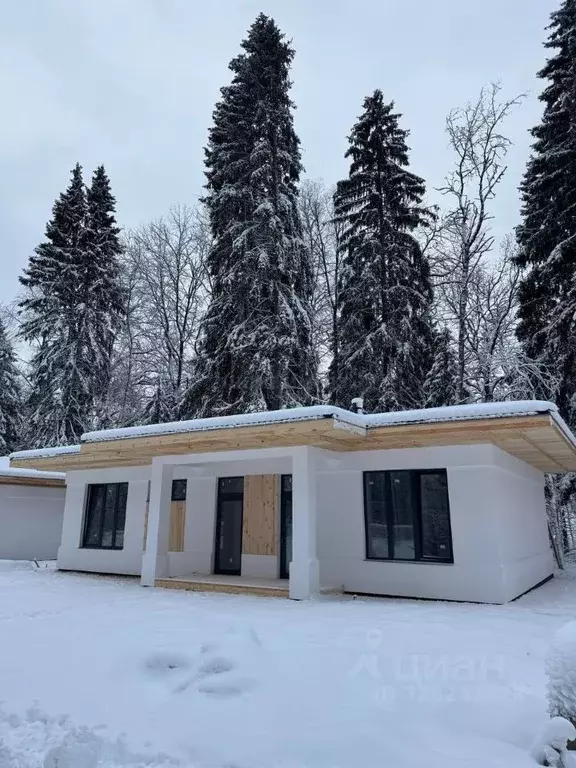 Дом в Московская область, Дмитровский муниципальный округ, д. Сазонки  ... - Фото 1
