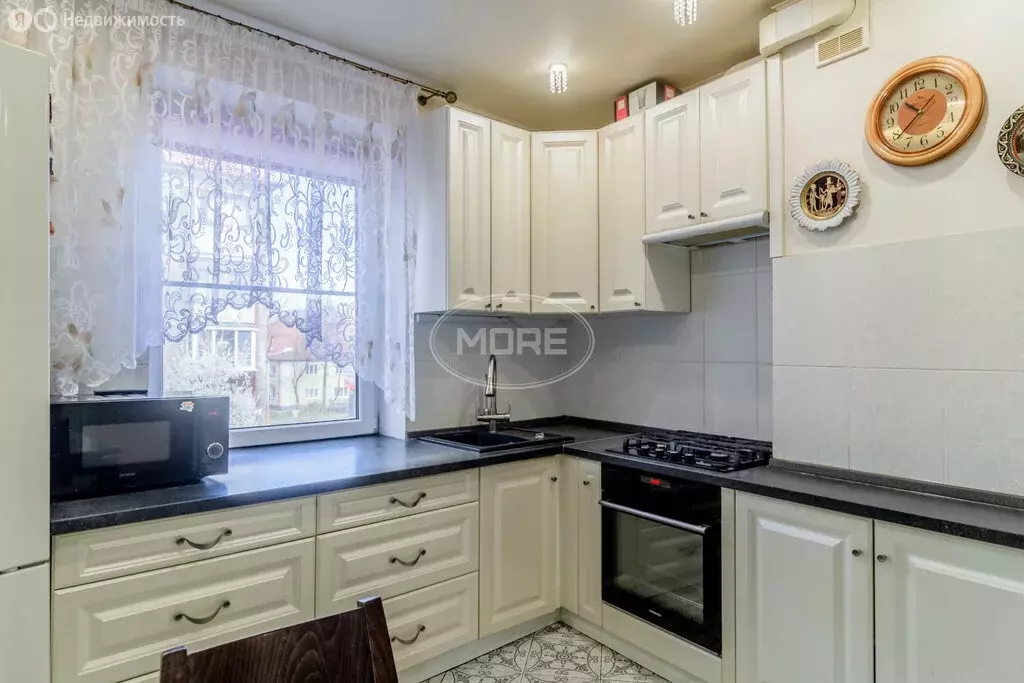 4-комнатная квартира: Калининград, Госпитальная улица, 17 (73.3 м) - Фото 0