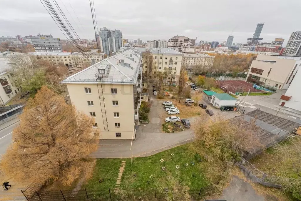 Комната Свердловская область, Екатеринбург ул. Мельникова, 3 (11.6 м) - Фото 2