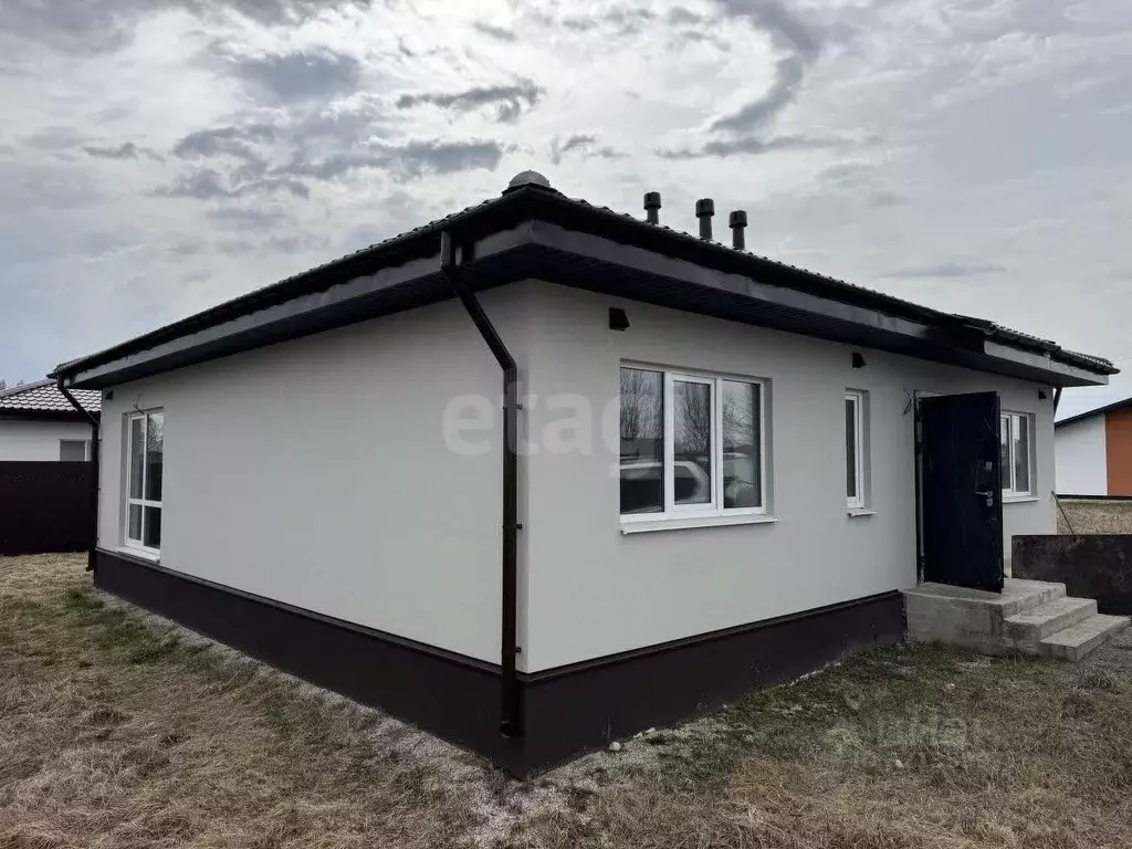 Дом в Псковская область, Псковский район, Логозовская волость, д. ... - Фото 1