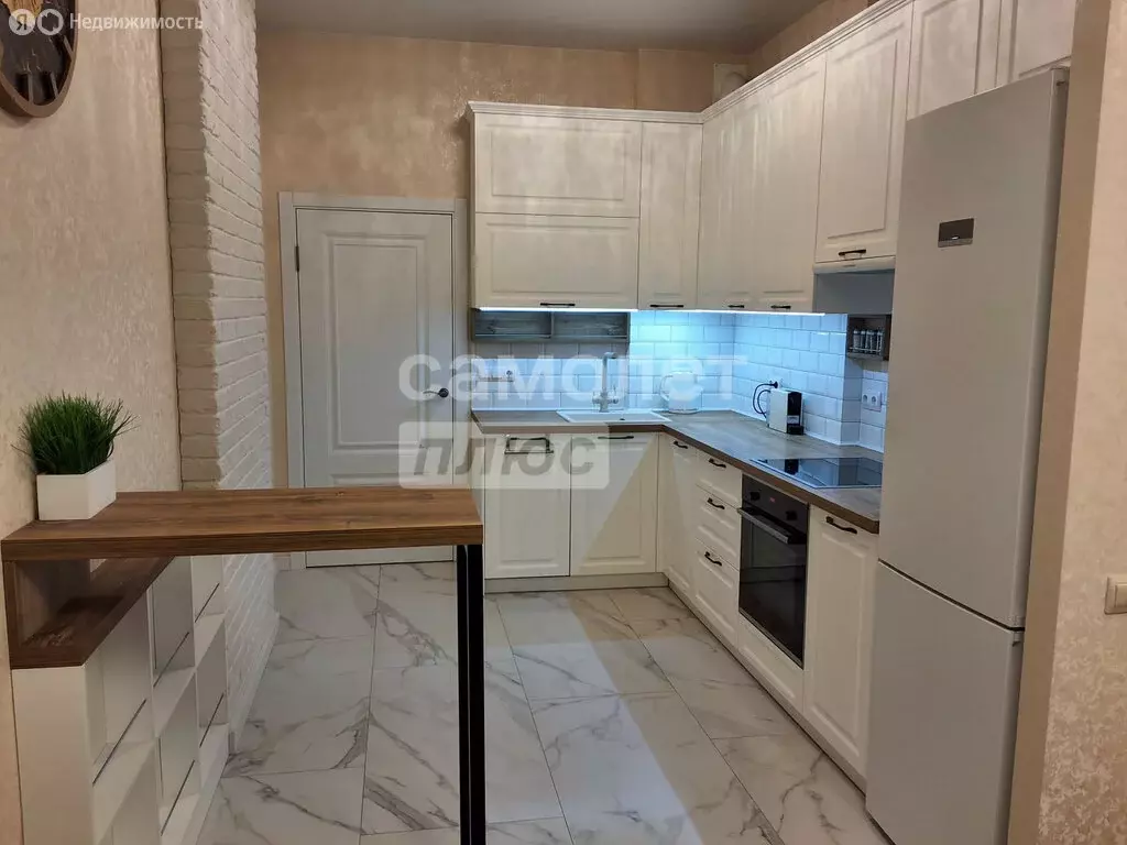 2-комнатная квартира: Киров, улица Свободы, 110 (66.3 м) - Фото 1