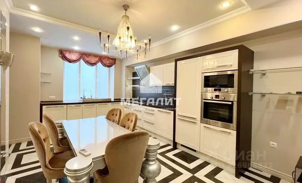 4-к кв. Татарстан, Казань ул. Зои Космодемьянской, 17 (219.5 м) - Фото 1