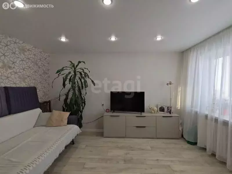 3-комнатная квартира: Ачинск, 6-й микрорайон, 12 (64.4 м) - Фото 1