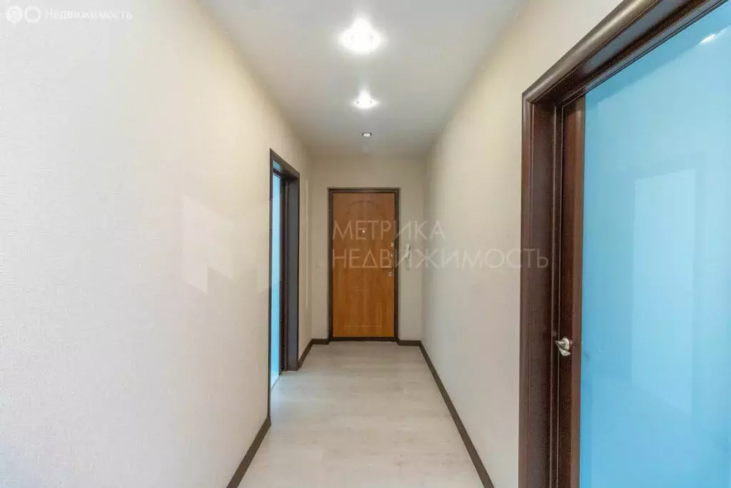 3-комнатная квартира: Тюмень, улица Муравленко, 35 (72 м) - Фото 1