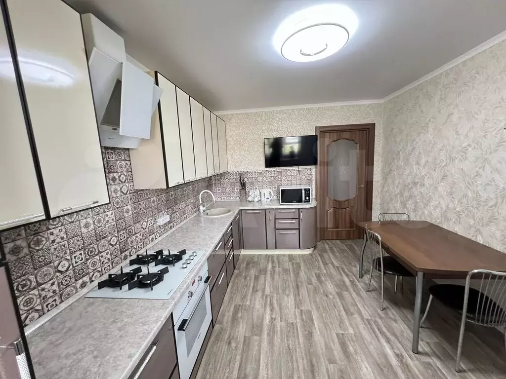 3-к. квартира, 85 м, 3/9 эт. - Фото 0