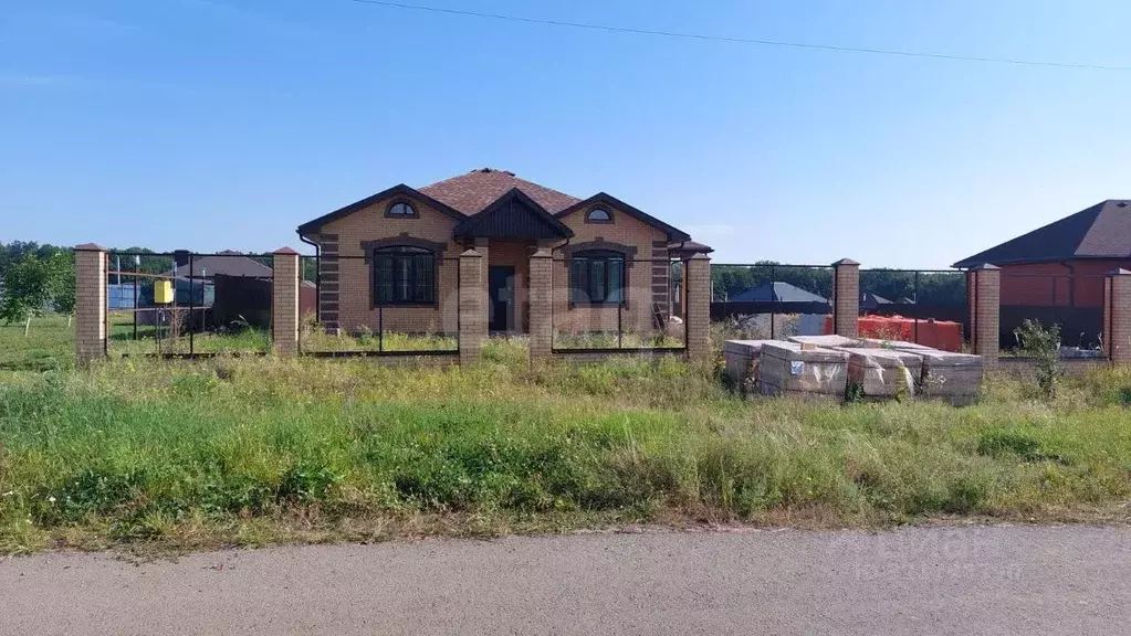 Дом в Белгородская область, Строитель Яковлевский городской округ, ул. ... - Фото 1