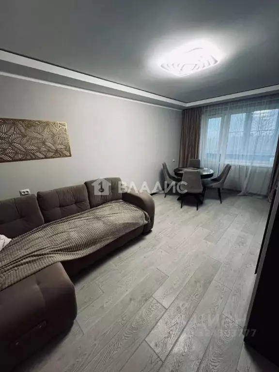 3-к кв. Белгородская область, Шебекино Железнодорожная ул., 3 (61.4 м) - Фото 1