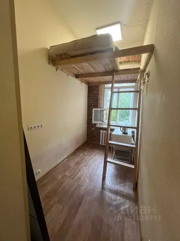 Комната Санкт-Петербург 9-я Васильевского острова линия, 30 (20.0 м) - Фото 2