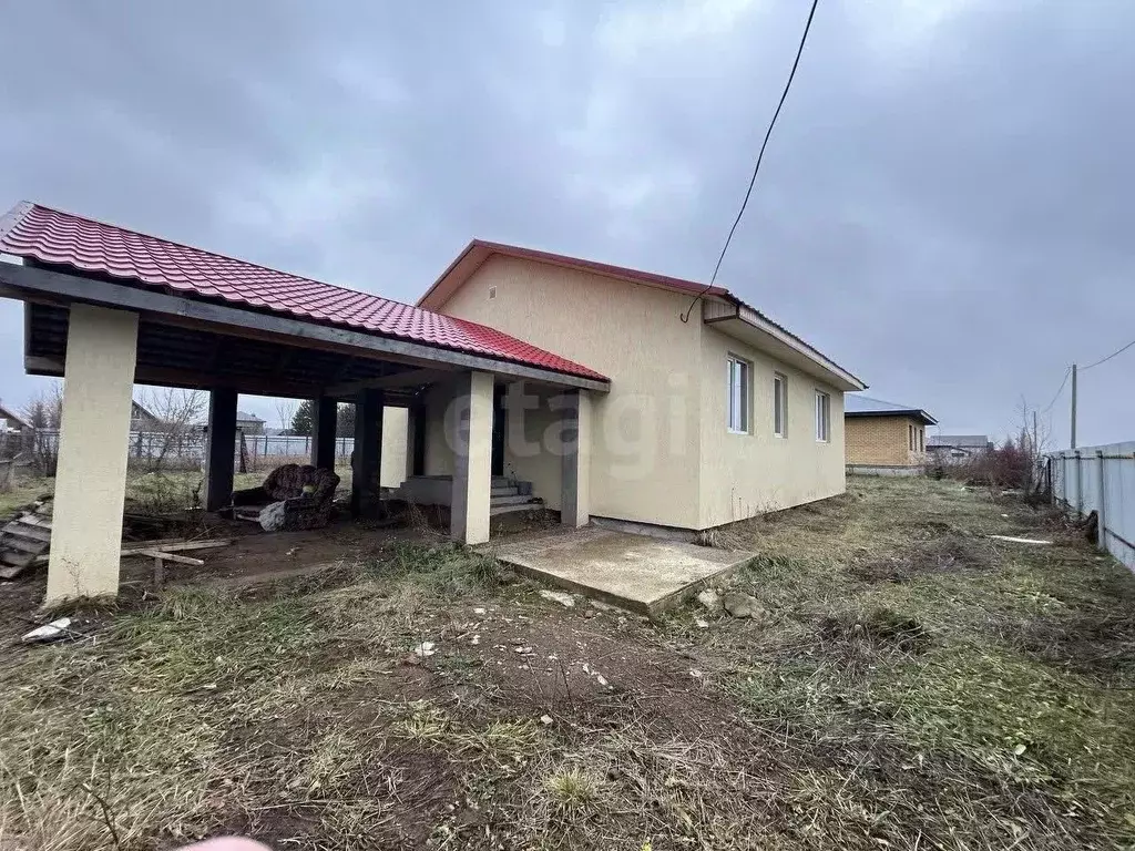 Дом в Башкортостан, Иглинский район, Акбердинский сельсовет, с. ... - Фото 1