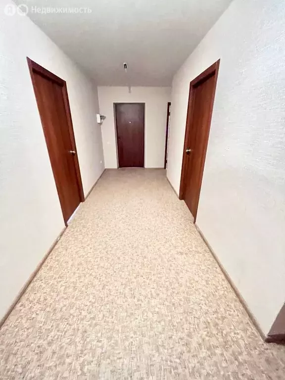 4-комнатная квартира: Волгоград, Кировский район, улица имени Старшего ... - Фото 1