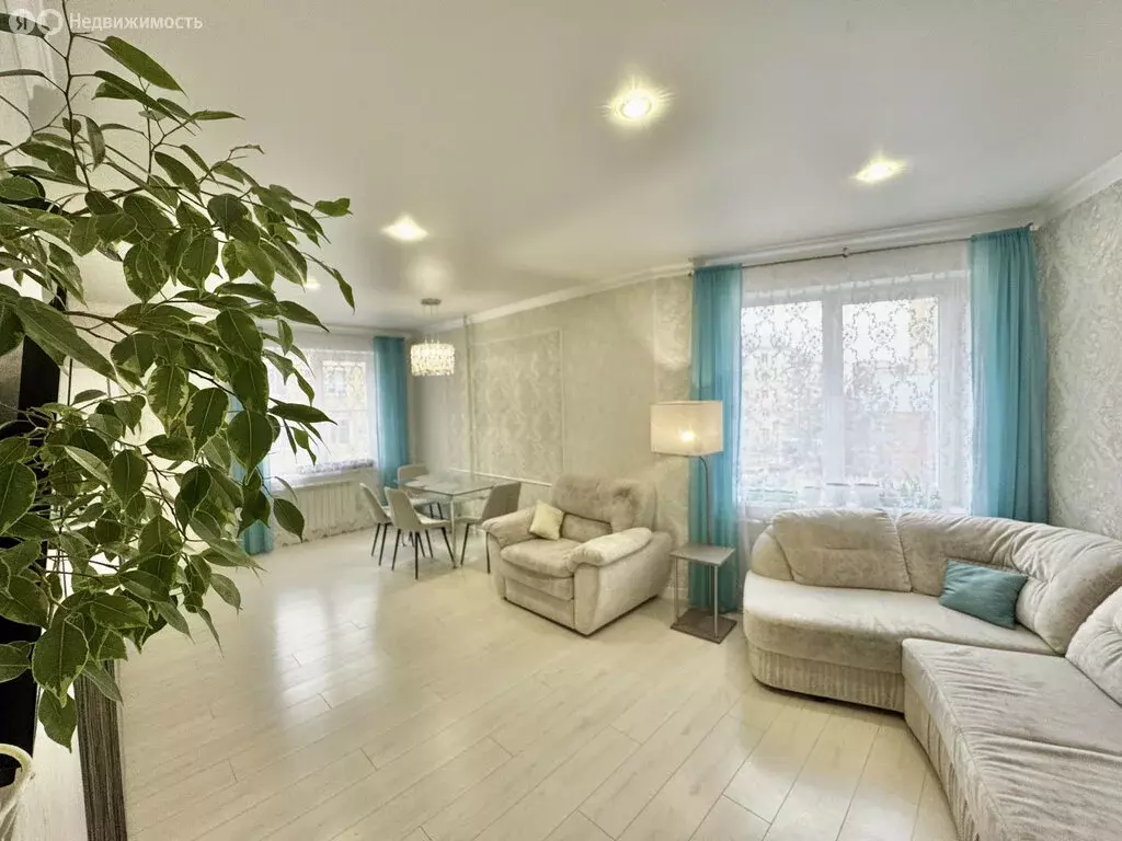 3-комнатная квартира: Киров, Октябрьский проезд, 18 (71.9 м) - Фото 1