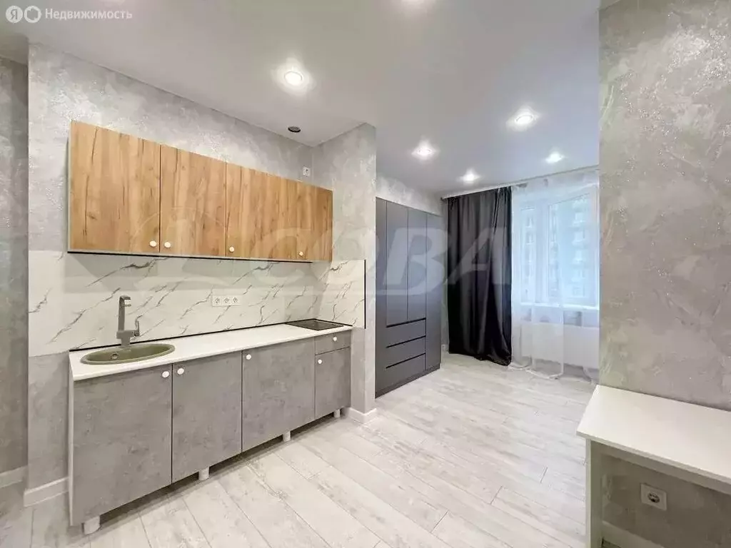 Квартира-студия: Тюмень, улица Республики, 204к11 (30.8 м) - Фото 1