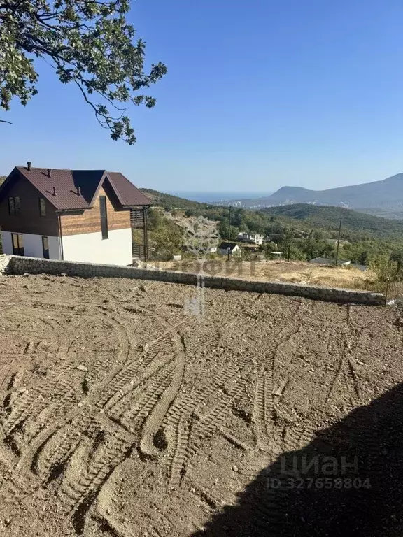 Участок в Крым, Алушта муниципальный округ, с. Лучистое ул. Табачная ... - Фото 1