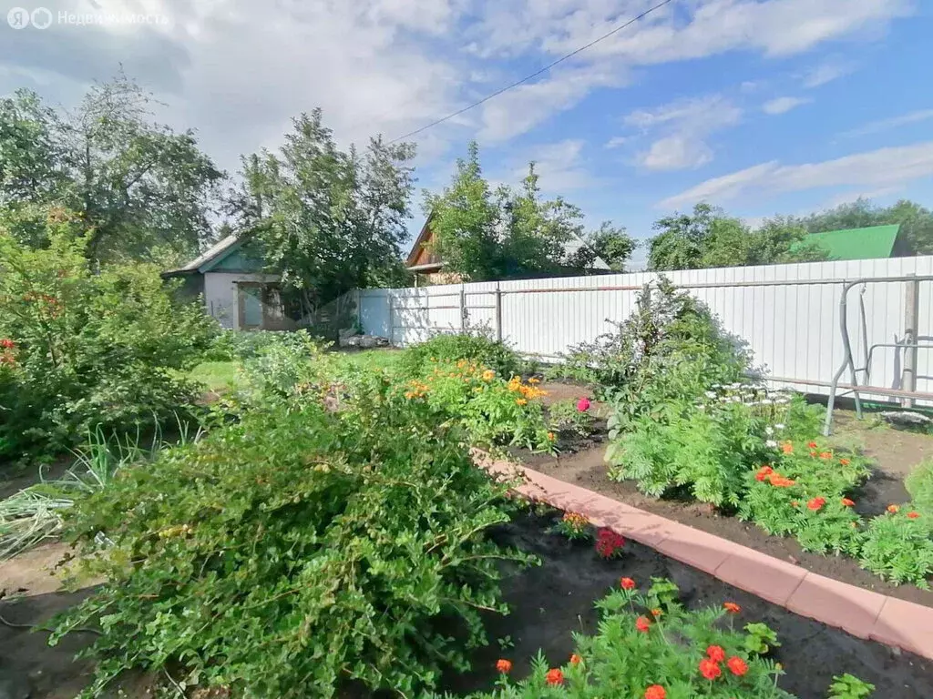 Участок в Тюмень, СНТ Урожайный, Вторая улица (4.4 м) - Фото 1