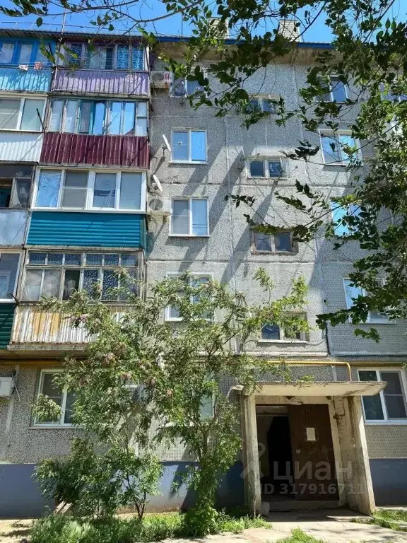 2-к кв. Калмыкия, с. Малые Дербеты, 2-й мкр 26 (48.0 м) - Фото 0