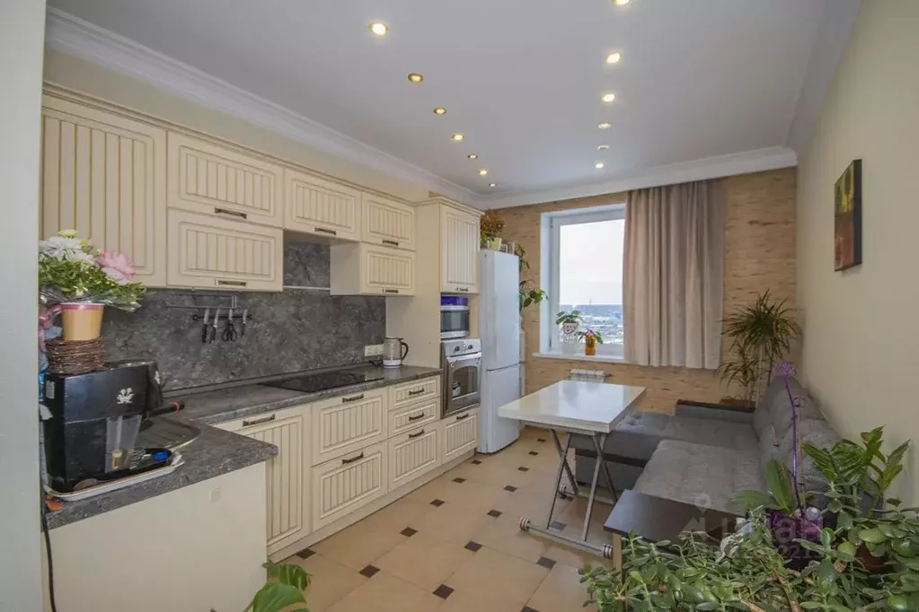 2-к кв. Свердловская область, Екатеринбург ул. Пехотинцев, 3к4 (56.0 ... - Фото 1