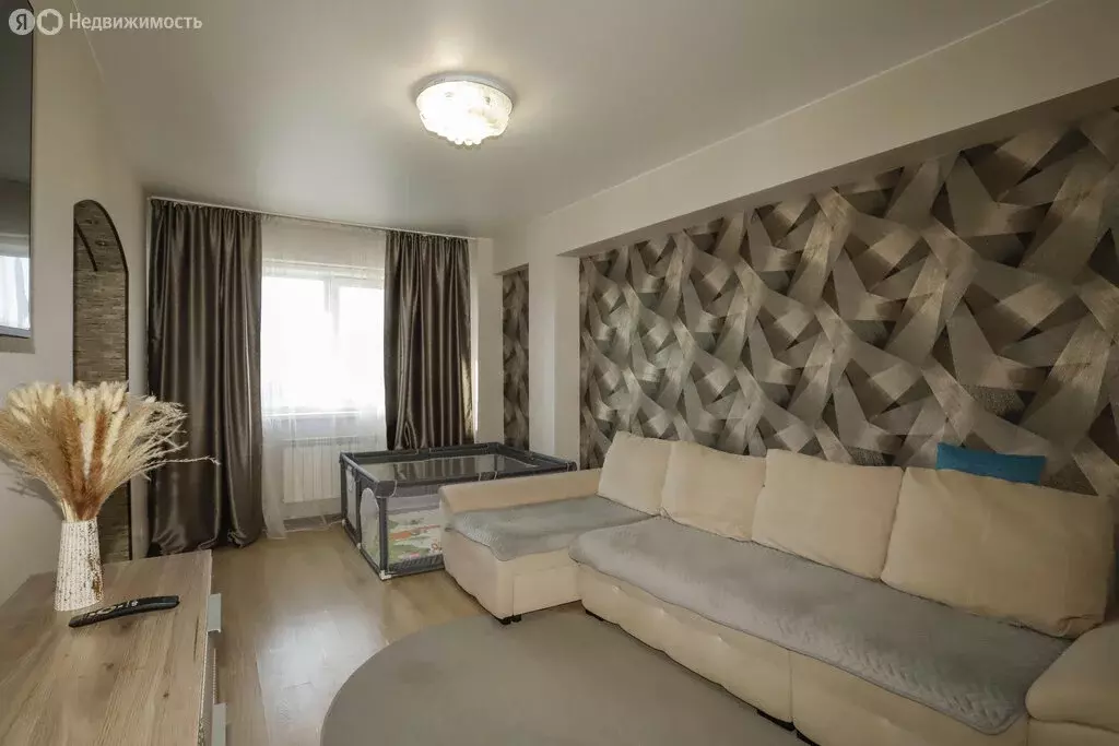 3-комнатная квартира: Иркутск, бульвар Рябикова, 98 (77 м) - Фото 1