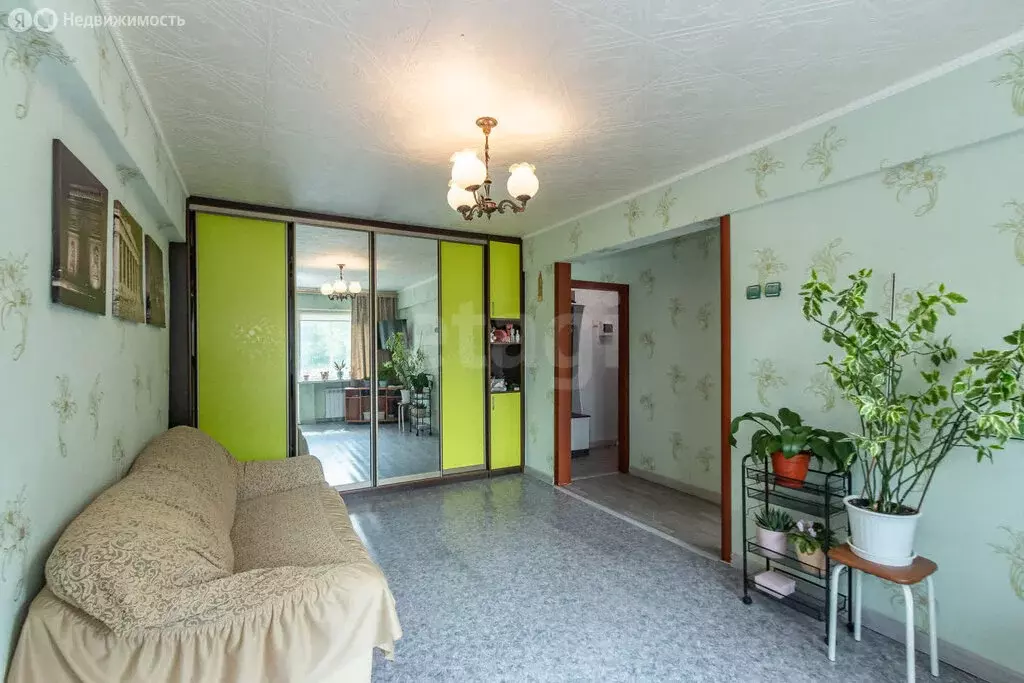 2-комнатная квартира: Омск, микрорайон Городок Нефтяников, улица 50 ... - Фото 2