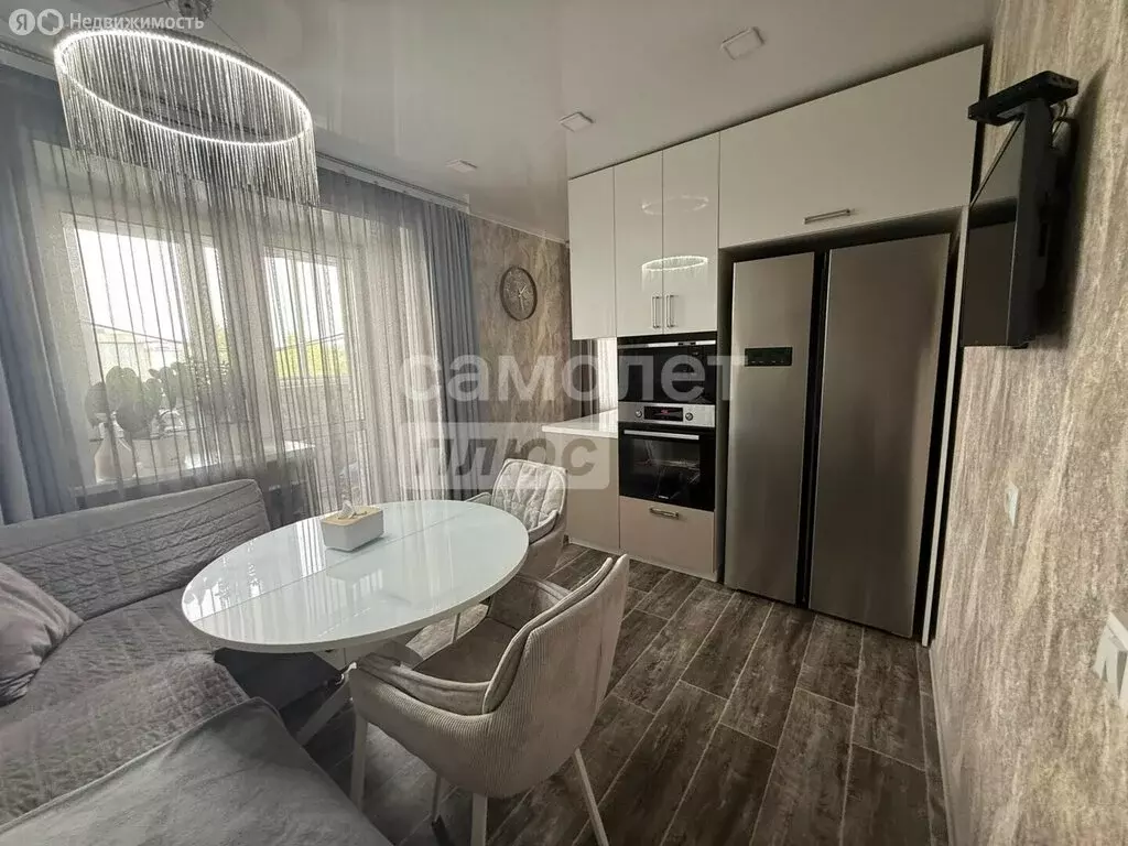 2-комнатная квартира: Благовещенск, Заводская улица, 4/1 (70 м) - Фото 1