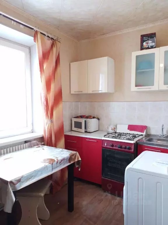 Квартиры на джангильдина оренбург. Квартира 8 кв м. Панельный дом. 2 Комнатная квартира в панельном доме. Квартира в Оренбурге 2 комнатную вторичка.