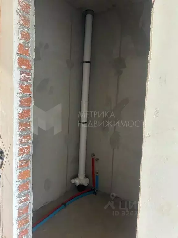 Студия Тюменская область, Тюмень ул. Игоря Комиссарова, 5 (27.5 м) - Фото 1