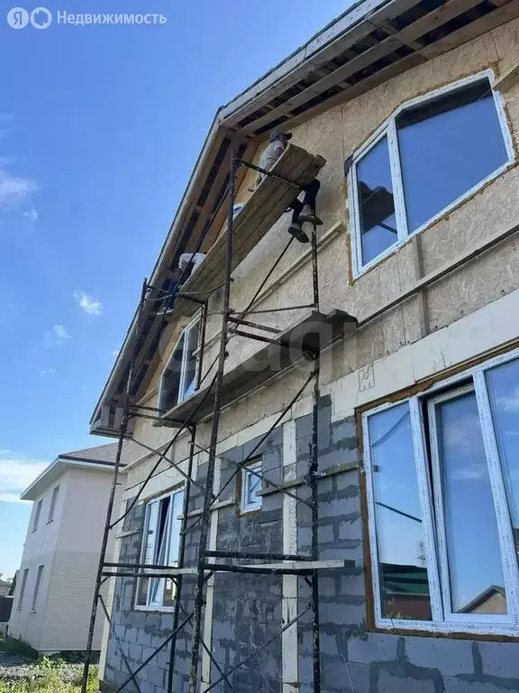 Дом в Южно-Сахалинск, Памятная улица (230 м) - Фото 1