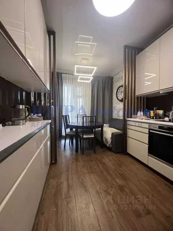 3-к кв. Ханты-Мансийский АО, Нижневартовск Омская ул., 38 (109.5 м) - Фото 0
