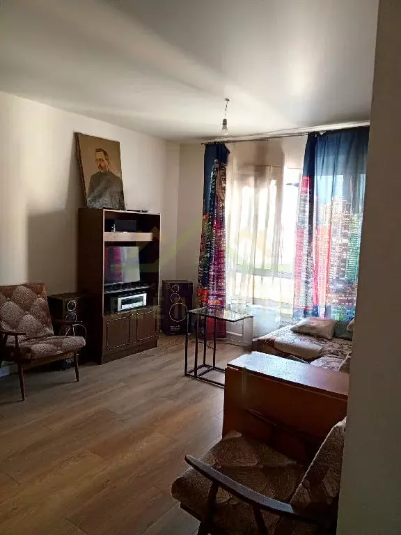 Продается 3-комнатная квартира - Фото 1