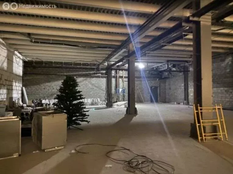 Торговая площадь (608 м) - Фото 0