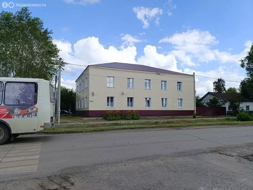 3-комнатная квартира: Тюкалинск, улица 30 лет Победы, 25 (57.2 м) - Фото 0
