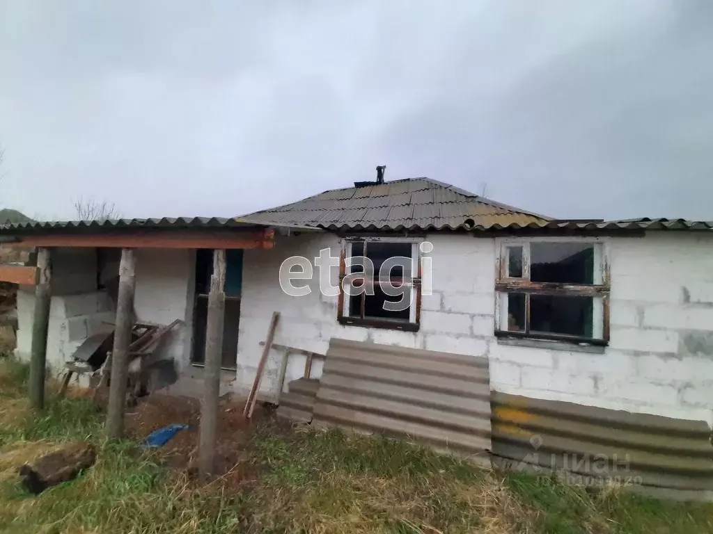 Дом в Белгородская область, Вейделевка рп ул. Советская (75 м) - Фото 0