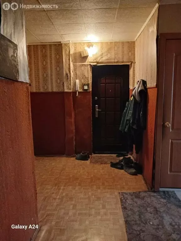 3-комнатная квартира: городской посёлок Толмачёво, улица Толмачёва, 6 ... - Фото 1