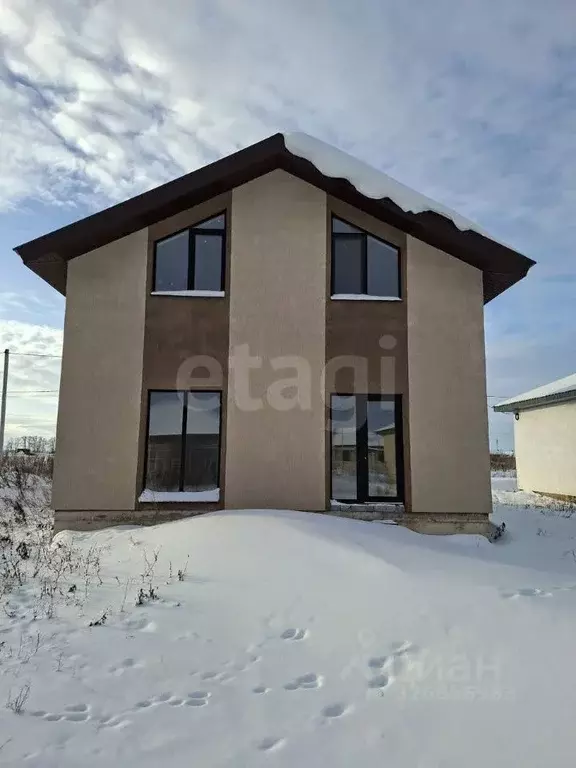 Дом в Башкортостан, Стерлитамакский район, Отрадовский сельсовет, с. ... - Фото 1