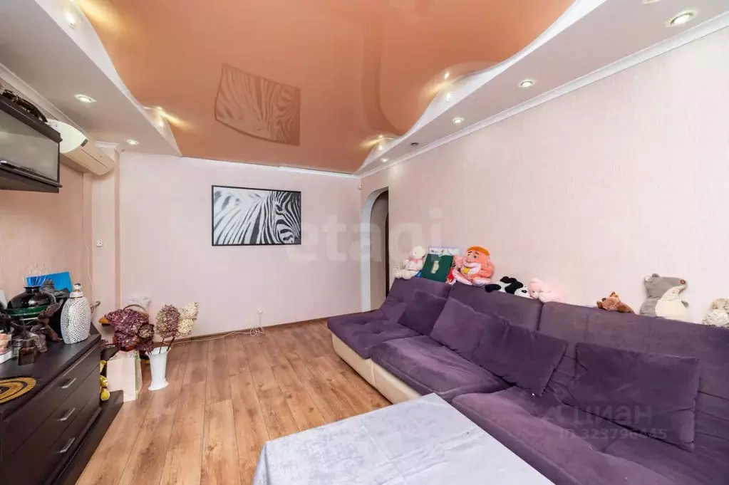 3-к кв. Курганская область, Курган Заозерный жилрайон, 5-й мкр, 10 ... - Фото 1