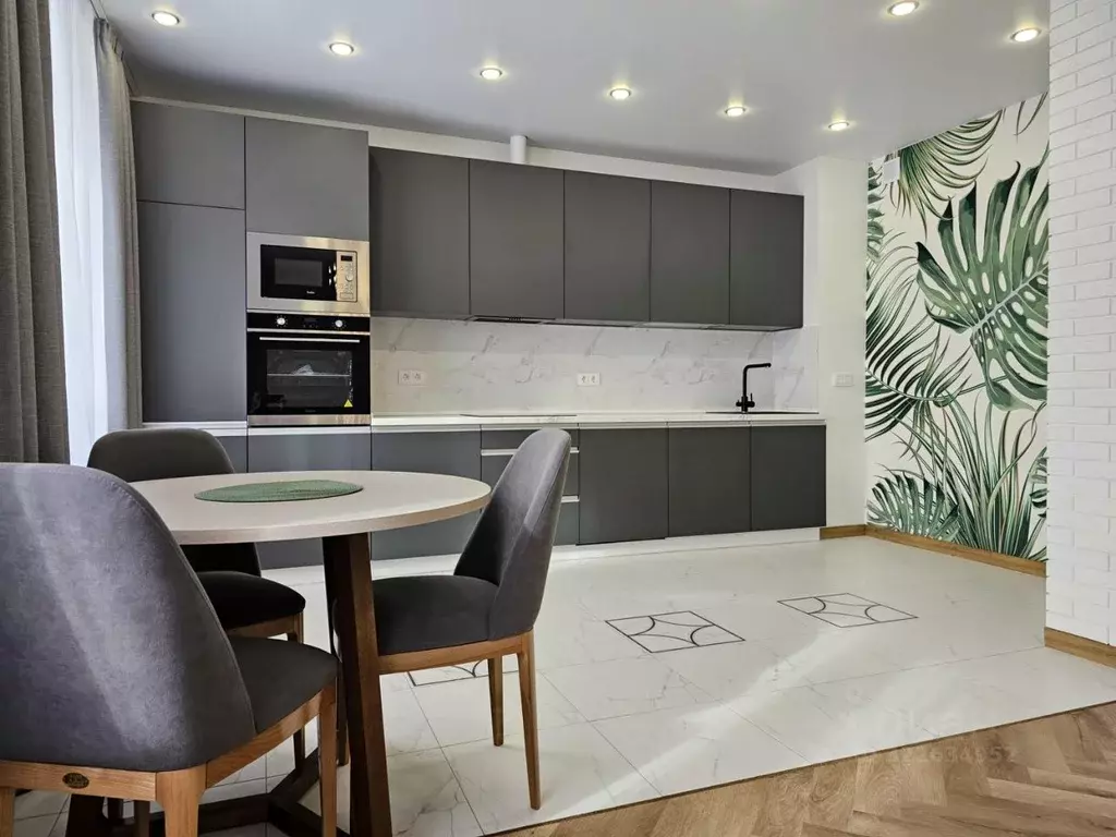 2-к кв. Нижегородская область, Нижний Новгород Сенная пл., 1 (95.0 м) - Фото 1