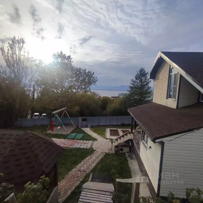 Дом в Камчатский край, Петропавловск-Камчатский ул. Беринга, 98А (70 ... - Фото 2