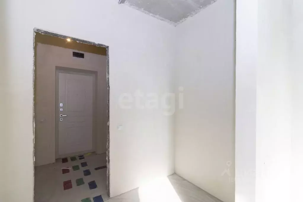 Студия Тюменская область, Тюмень ул. Фармана Салманова, 17 (23.5 м) - Фото 1