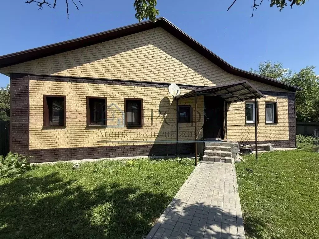 Дом в Белгородская область, Поселок Чернянка городское поселение, ... - Фото 1