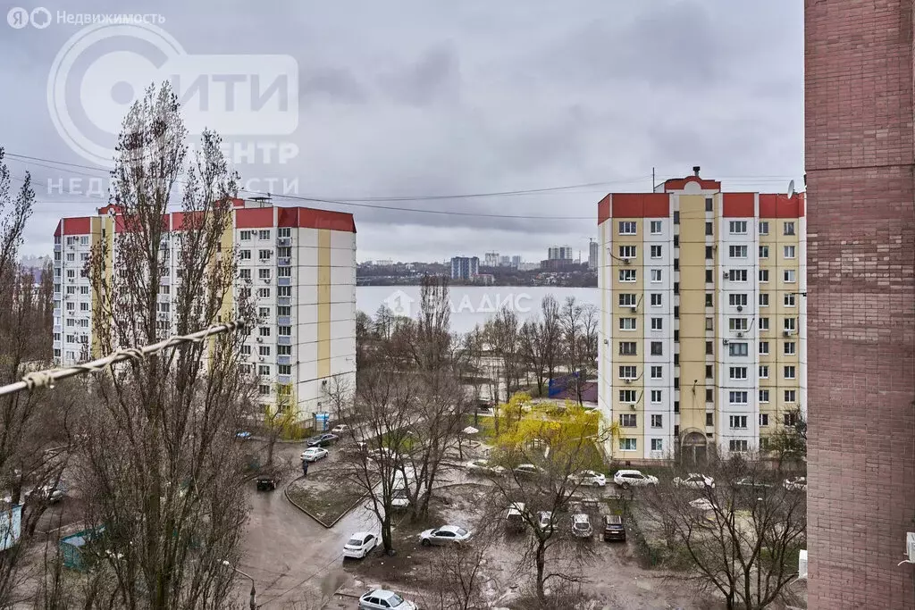 3-комнатная квартира: Воронеж, улица 25 Января, 48 (61.7 м) - Фото 1