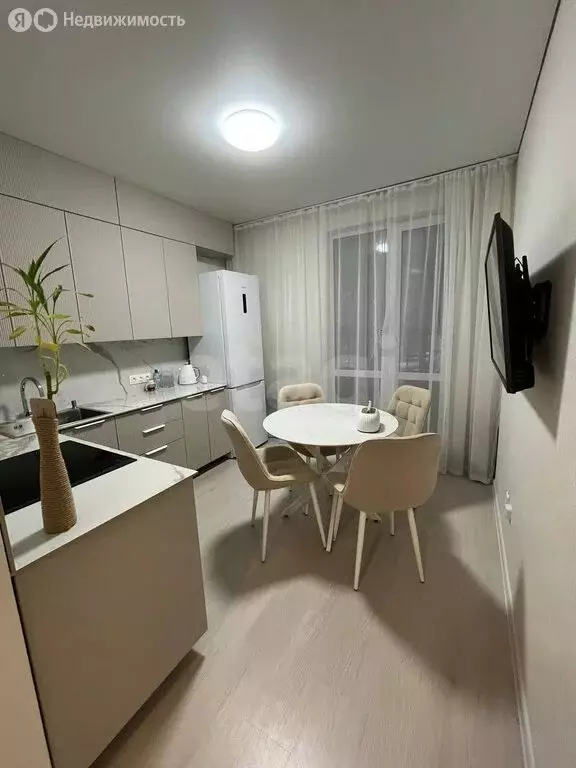 1-комнатная квартира: Тюмень, улица Александра Протозанова, 16 (39 м) - Фото 2