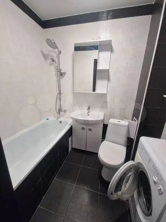 1-к. квартира, 36 м, 4/10 эт. - Фото 0
