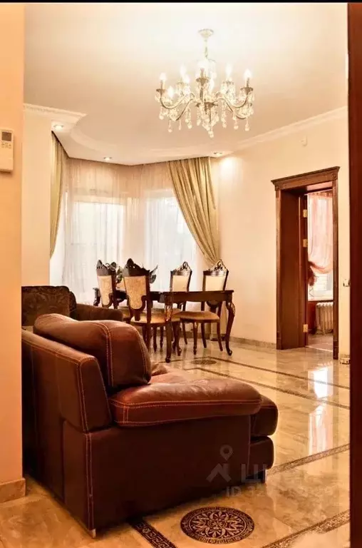 Дом в Волгоградская область, Волгоград ул. Айвазовского, 34 (296 м) - Фото 1