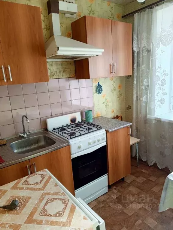 1-к кв. Саратовская область, Саратов Железнодорожная ул., 96 (30.0 м) - Фото 0