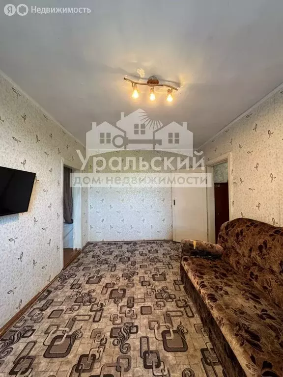 2-комнатная квартира: Зыряновский, улица Революции, 19 (40.3 м) - Фото 2