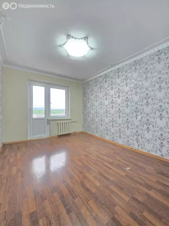 3-комнатная квартира: Нальчик, улица Шогенова, 18 (70 м) - Фото 1