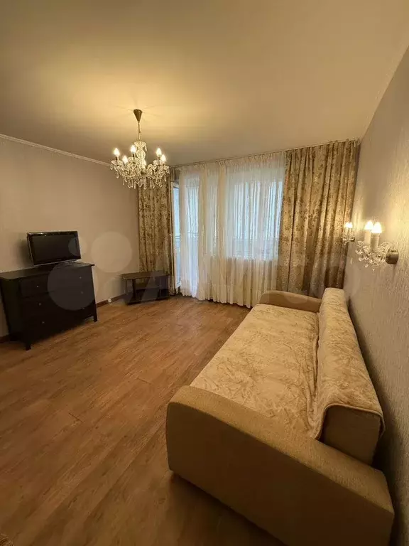 1-к. квартира, 39 м, 8/12 эт. - Фото 1