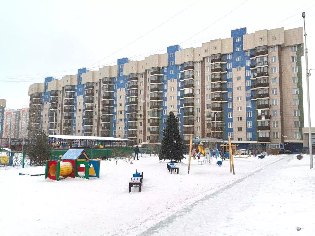 2-к кв. Красноярский край, Красноярск ул. Чернышевского, 77 (55.5 м) - Фото 0