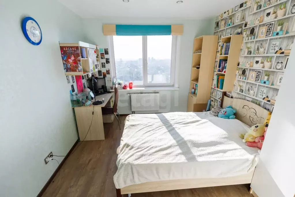 3-к кв. Удмуртия, Ижевск ул. 10 лет Октября, 93 (72.1 м) - Фото 1